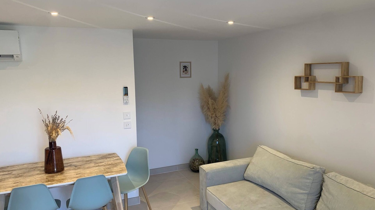 Sernhac House | Fully equipped holiday home 5 minutes from Pont-du-Gard in the heart of Sernhac