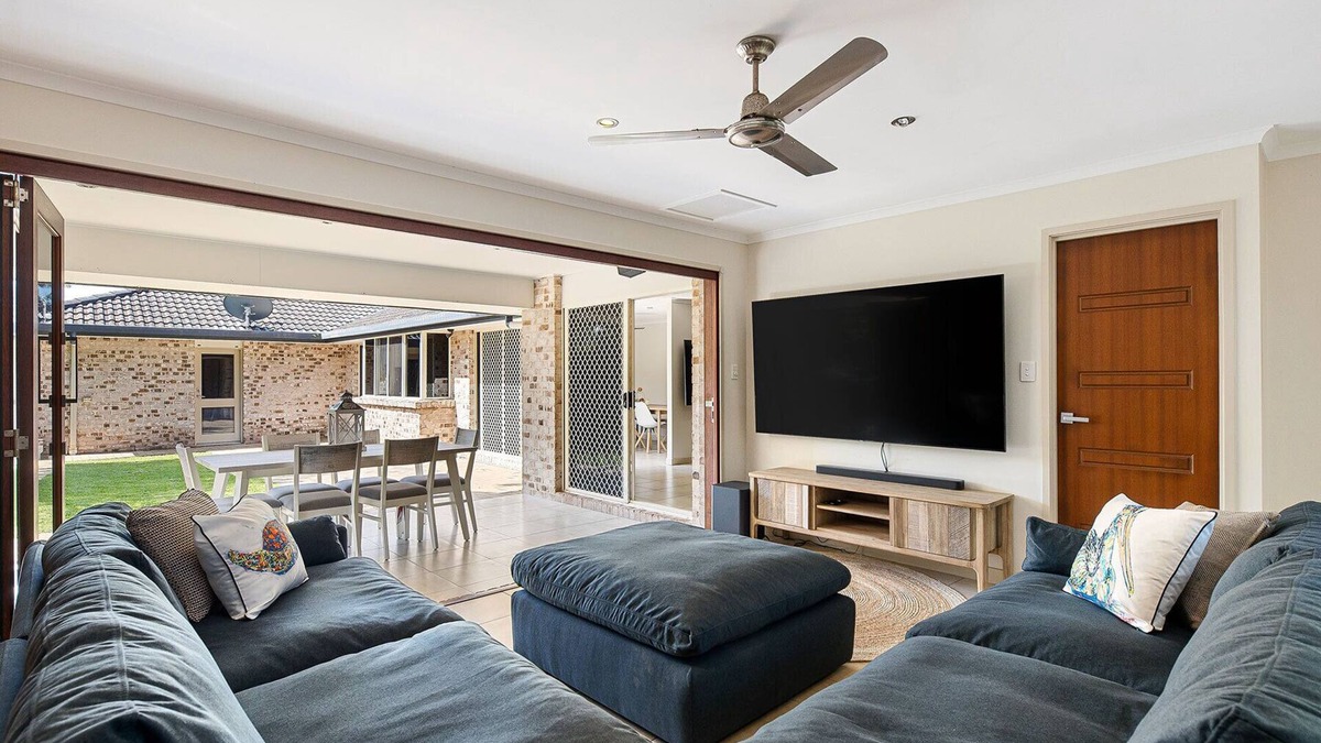 Mudjimba House | Fully Equipped Luxe Beach Retreat, Pool, Pet Friendly, 2 Living Areas & AirCon