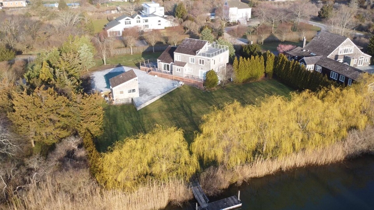 Quogue House | Fully-equipped waterfront 4-bedroom home in beautiful Quogue Village