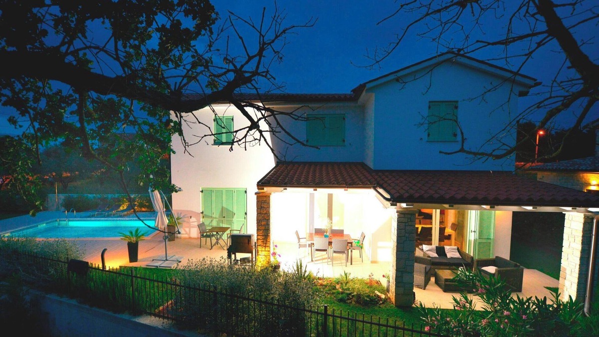 Selina Villa | Fully fenced, private pool-heated, quiet, modern, cozy, sea view