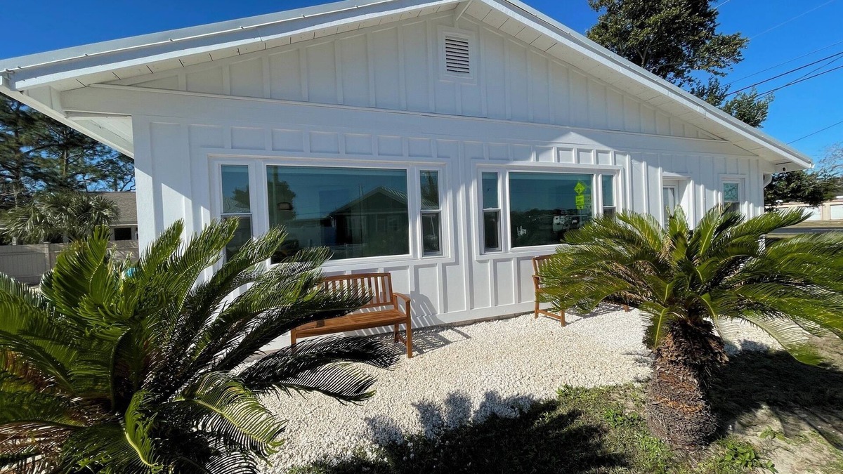 Laguna Beach House | Fully Fenced, Single level, pet friendly, golf cart,bikes,large patio and grill