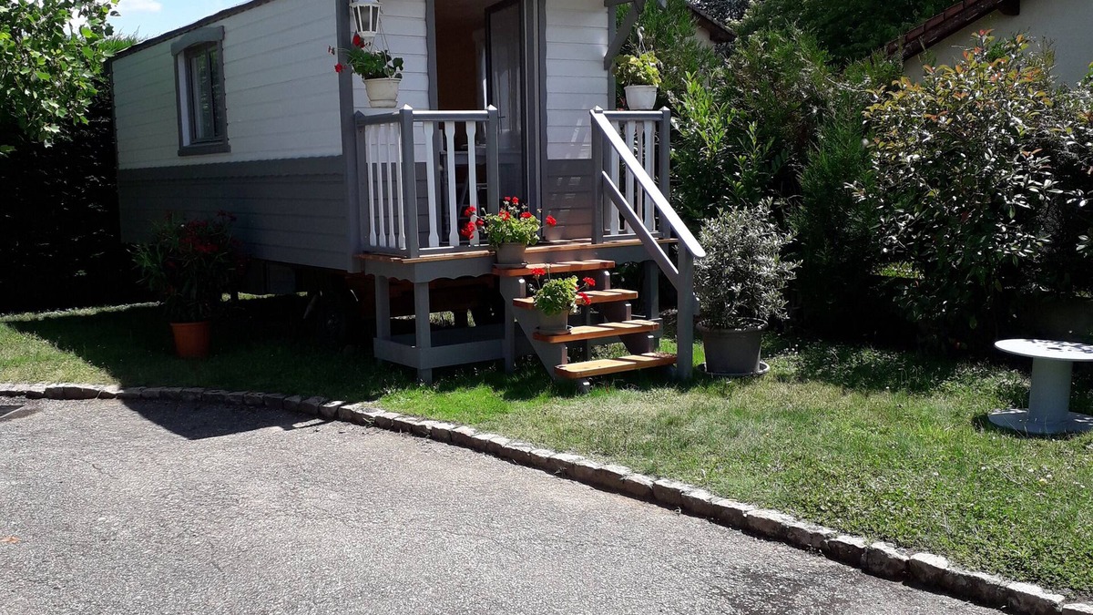 Corcelles-en-Beaujolais House | Fully equipped trailer