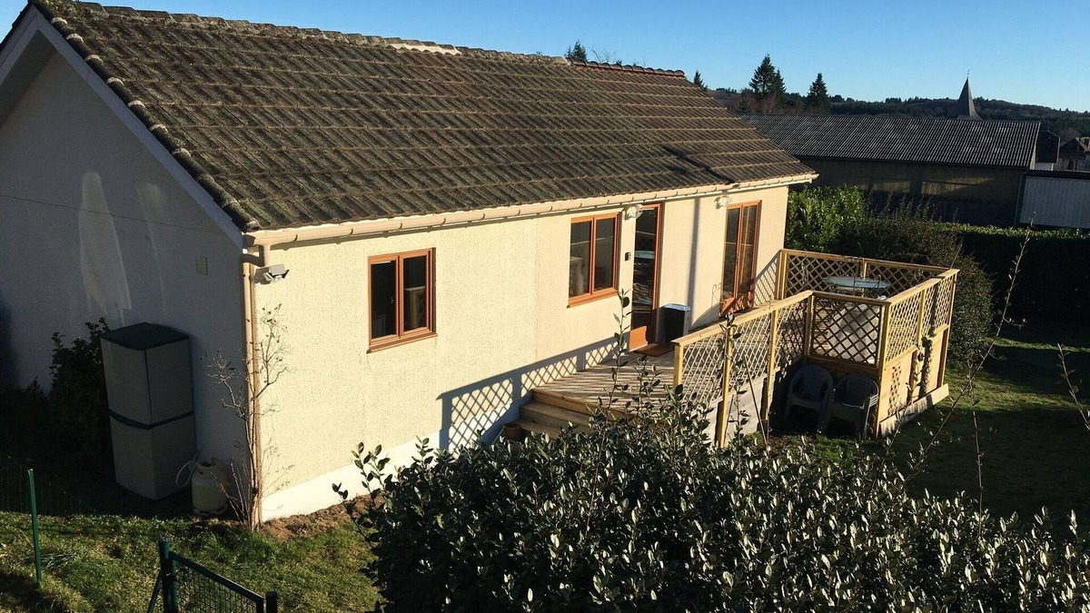 La Chapelle Montbrandeix House | Fully equipped, well situated Bungalow.
