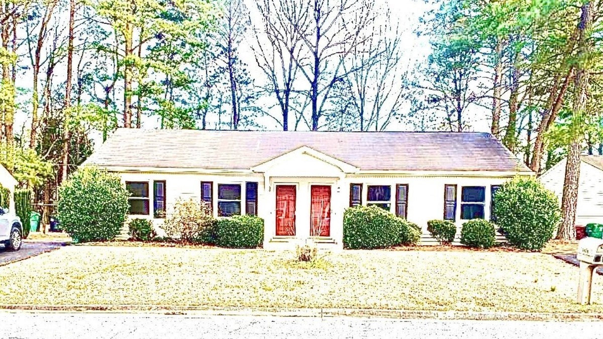 Colonial Heights House | Fully Furnished Duplex Delight Unit B