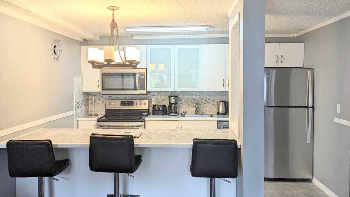 Bridgeland Condo | Fully furnished 2 bedroom condo w/free parking on premises