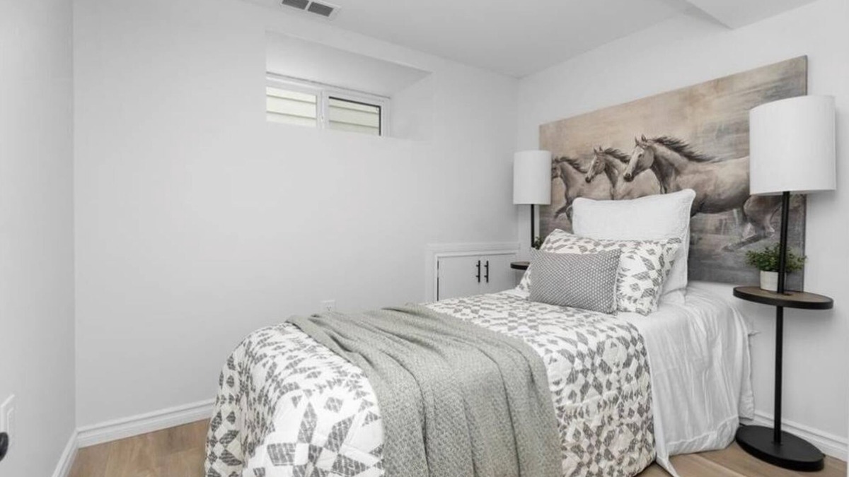 Walkerville House | Fully Furnished 2 bedroom house in Windsor