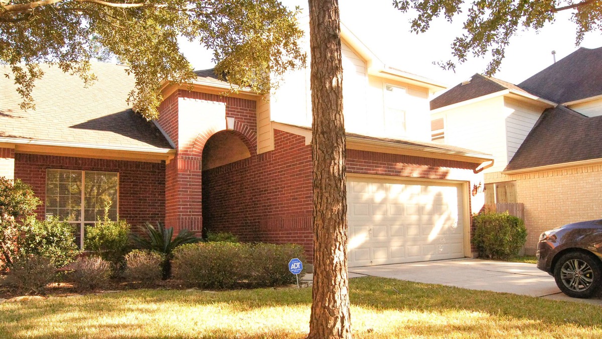 Kingwood House | Fully Furnished 4 Bedroom Home