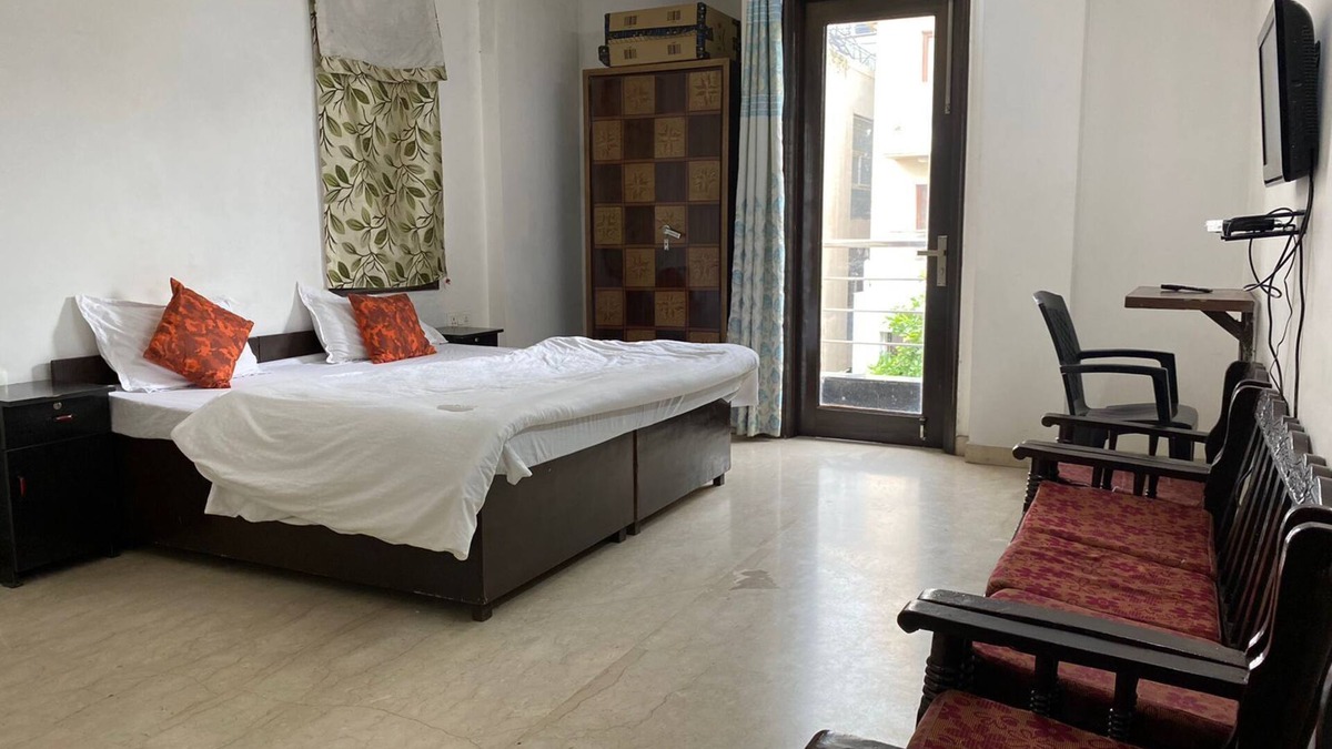 Saket Apartment | fully furnished accommodation with four bedrooms