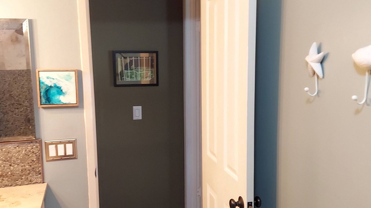 Saratoga Condo | Fully furnished, condo in Downtown Saratoga. Close to all Bay Area.