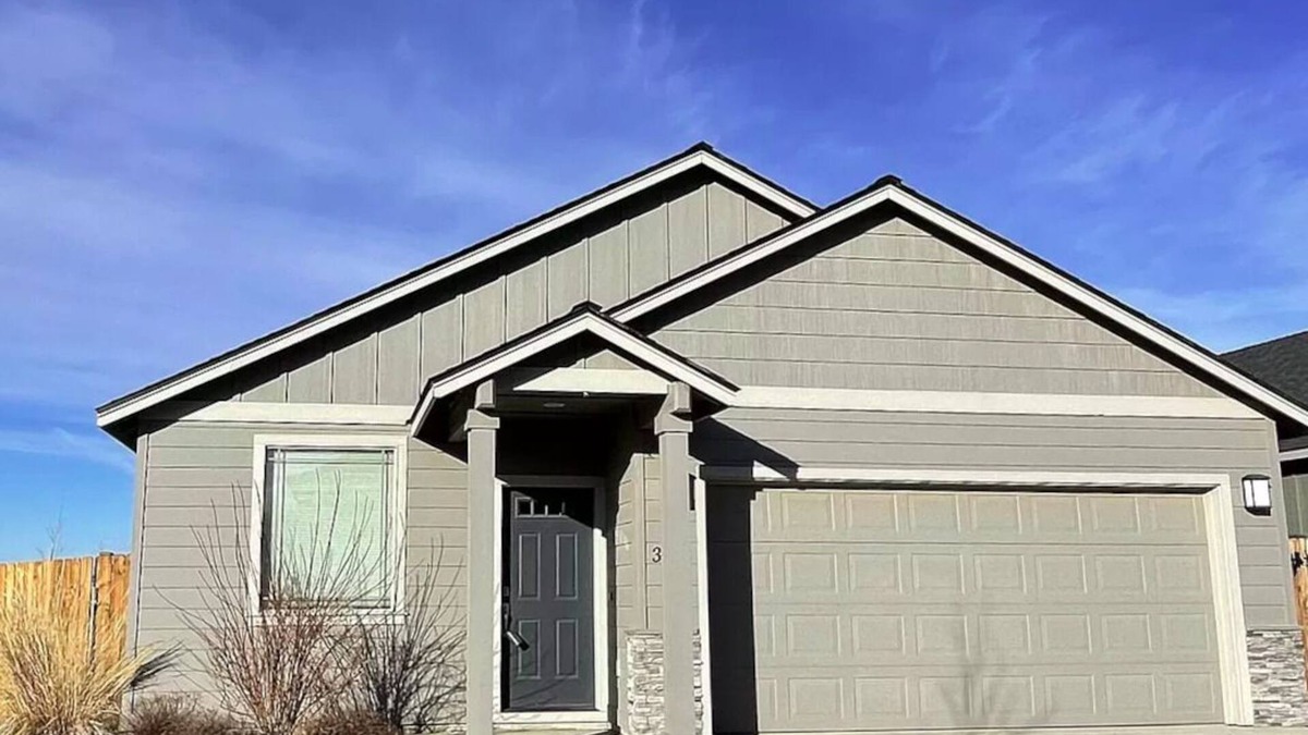 Redmond House | Fully furnished home in nice neighborhood