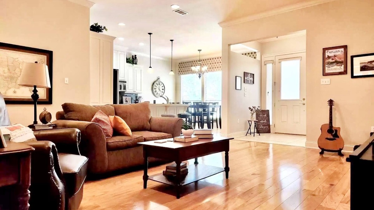 Burnside House | Fully furnished home perfect for traveling professionals