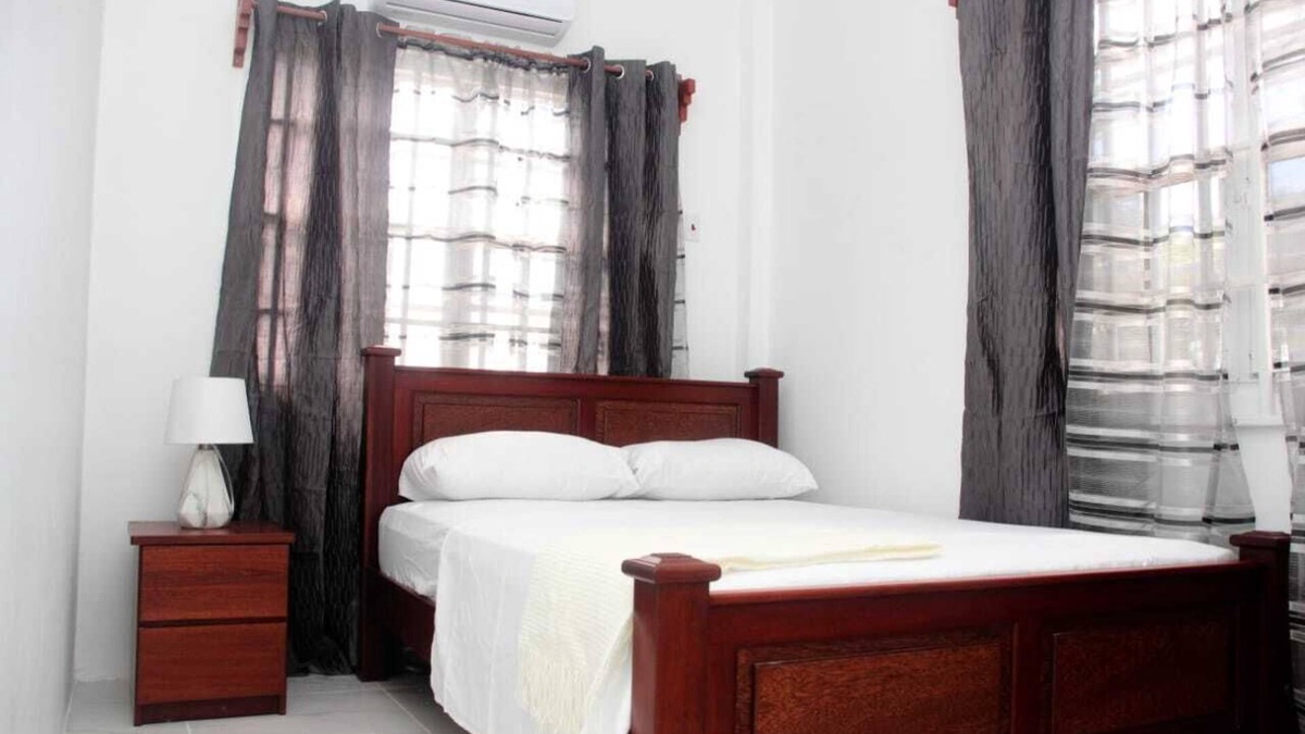 Georgetown Apartment | Fully Furnished Luxurious 2-Bedroom suite