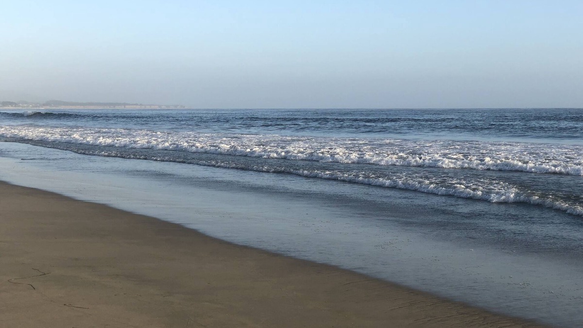El Granada House | Fully furnished modern beach home in Miramar – just steps away from the ocean!