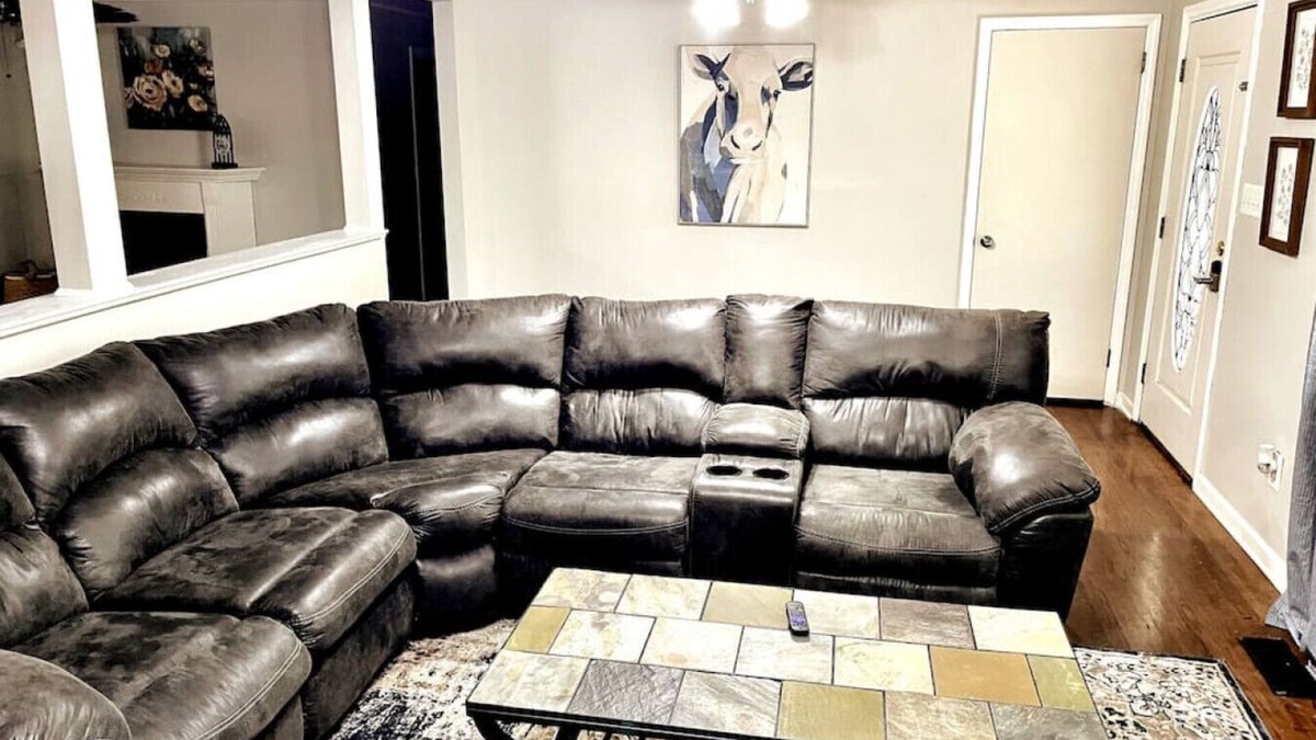 Gadsden House | Fully Furnished Mountain Retreat for Professionals