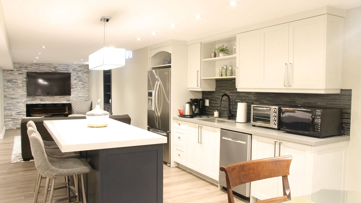 Richmond Hill Apartment | Fully Furnished Private Guest Suite