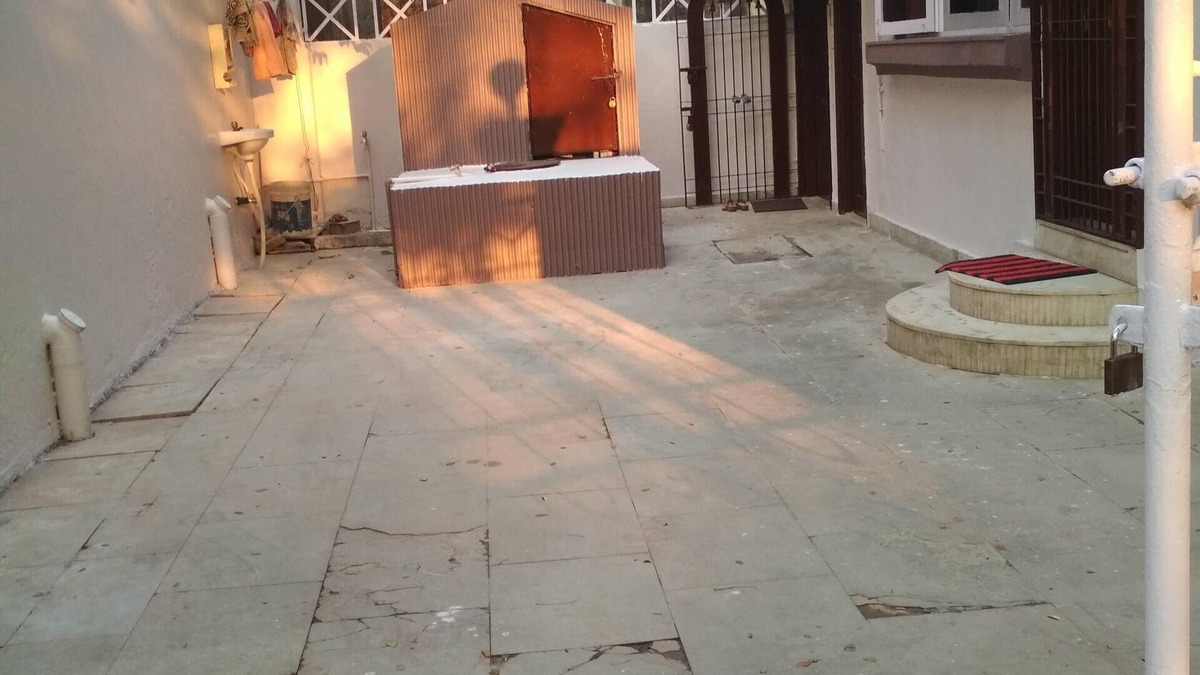 Chembur East Villa | Fully furnished Studio Apartment on second floor of Chembur Mumbai Bungalow