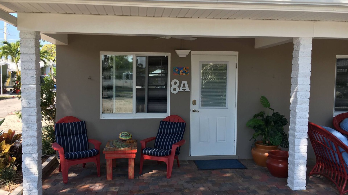 Marathon Apartment | Fully furnished studio, 50 yards from ocean, shared pool, fishing-jetty
