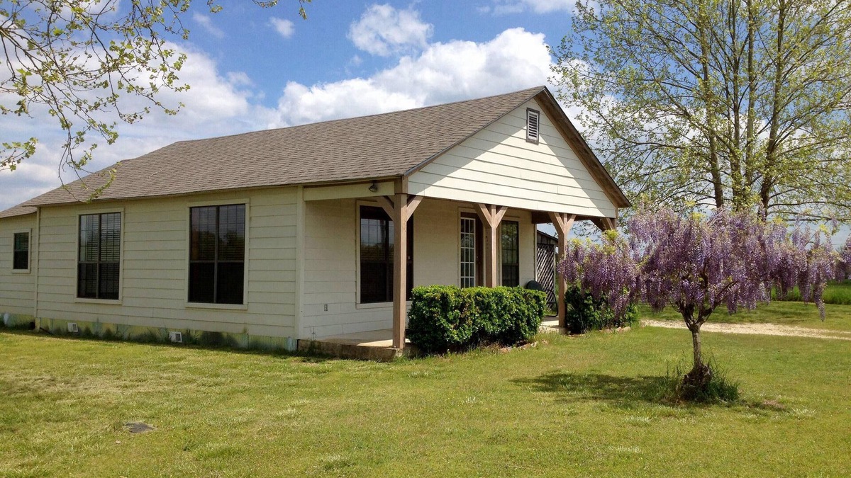 Delight House | Fully Furnished Two Bedroom Farm House, "The Little House" Has Everything !