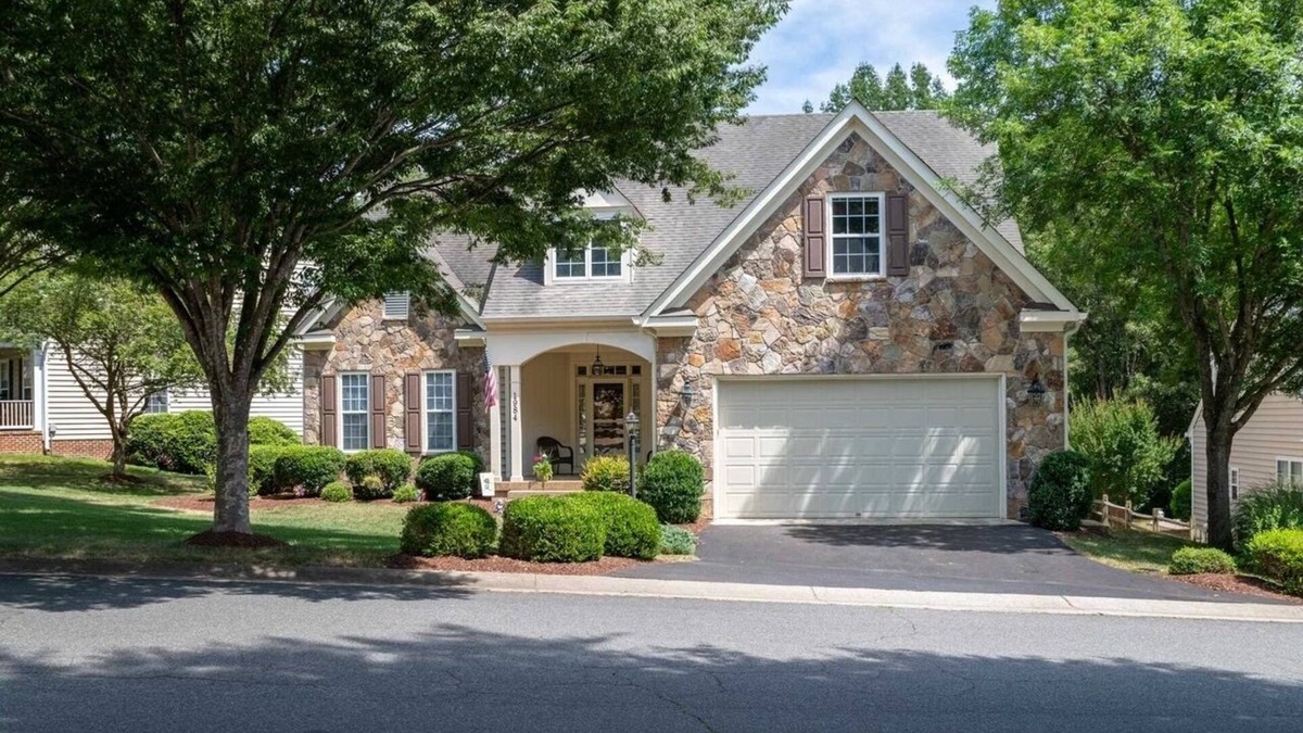 Rio House | Fully Furnished 3BR/3.5BA Home in Charlottesville