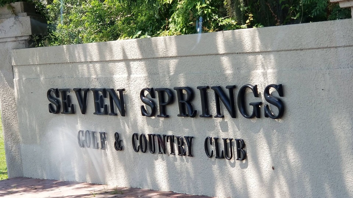 New Port Richey Villa | Fully Furnished End Unit at Seven Springs Country Club