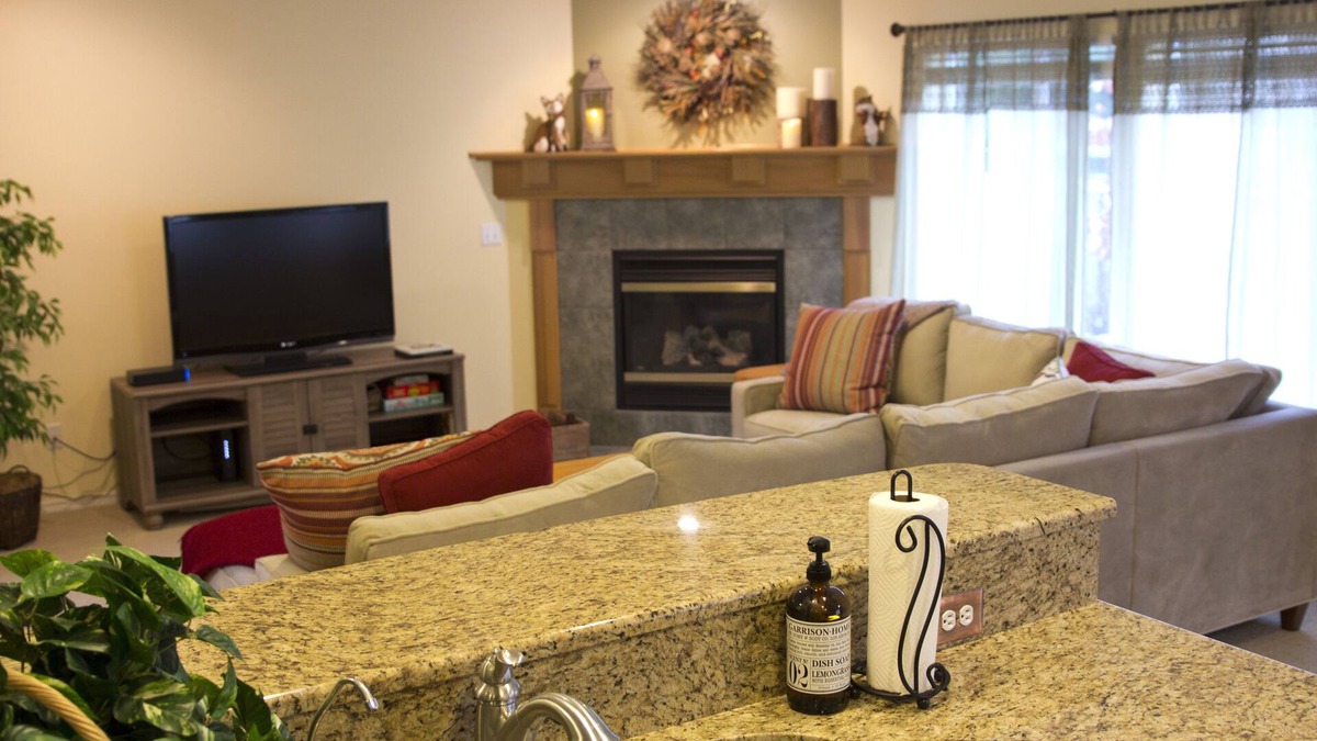 Dupont House | Fully Furnished Whole DuPont House near JBLM