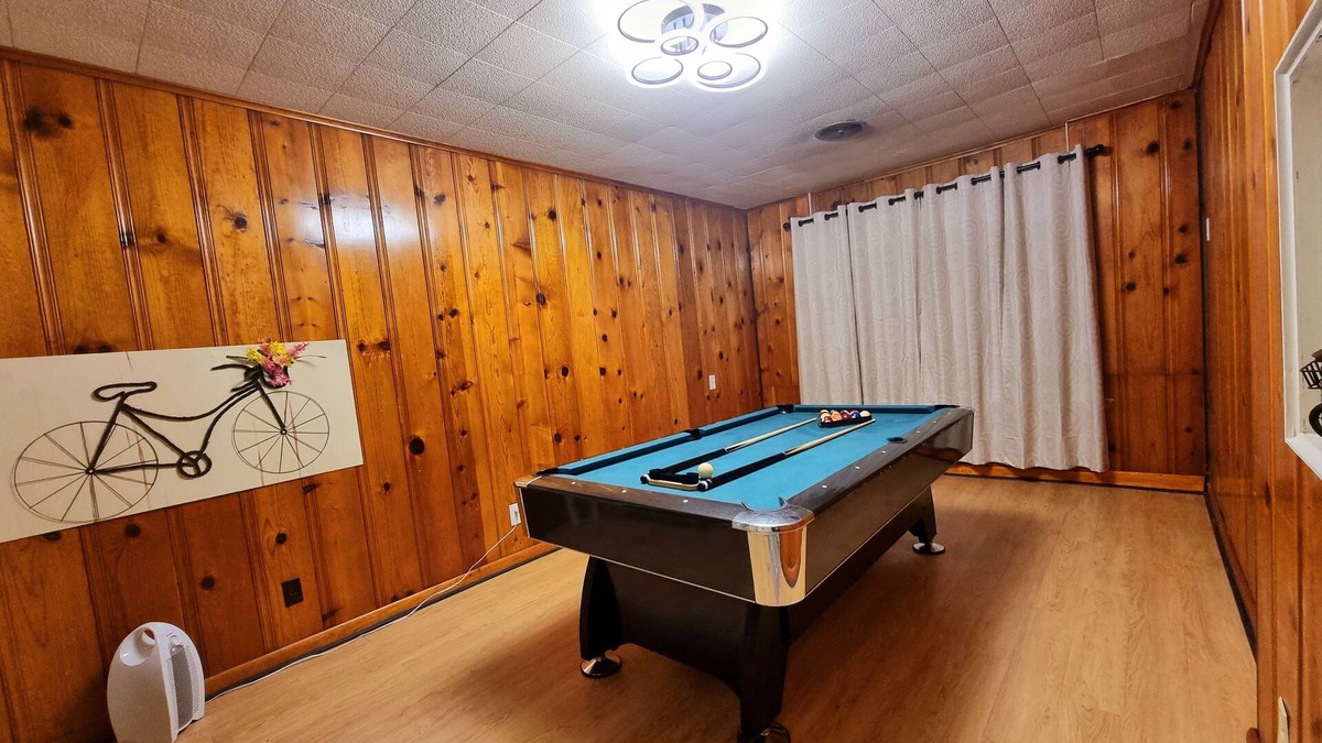 South Tulsa House | Fully remodel, A pool table, Riverside, The GATHERING PLACE and Brookside .