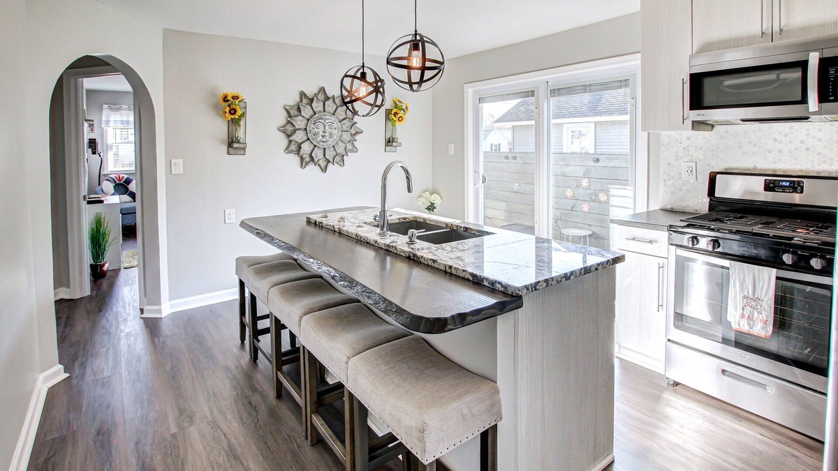 Port Clinton House | Fully remodeled 2BR! Pet Friendly Walk to beach-1 block; mins. to Cedar Point!