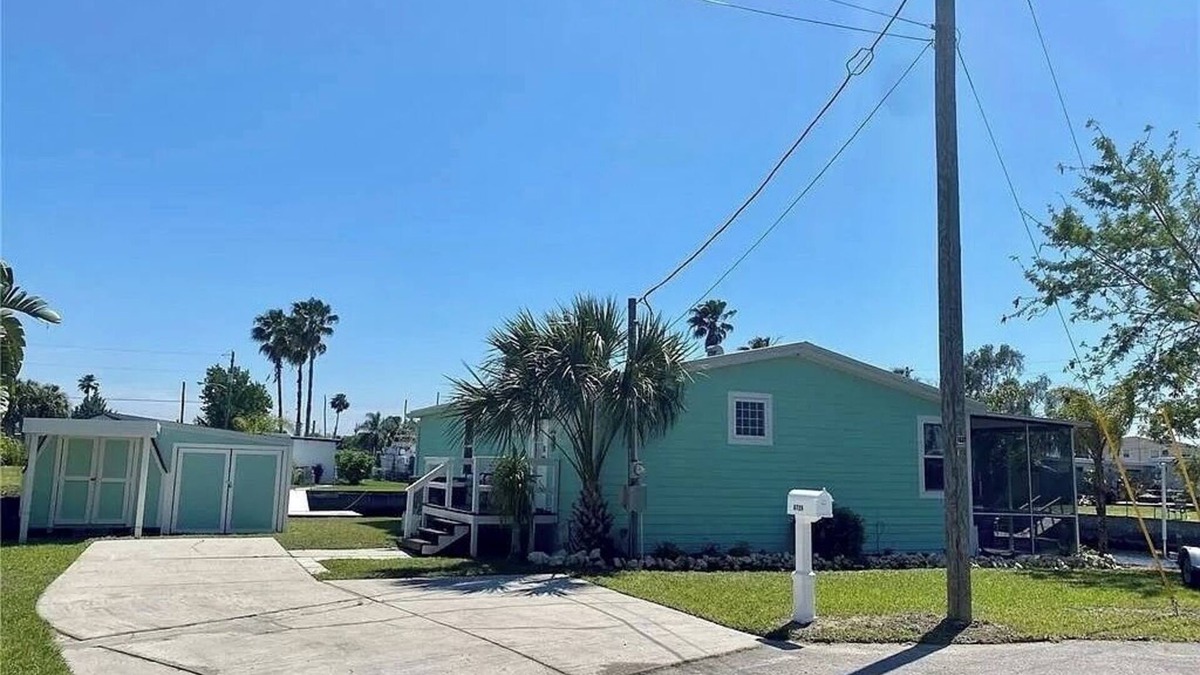 Vista Del Mar House | Fully remodeled, adorable coastal canal house on a spacious corner lot.