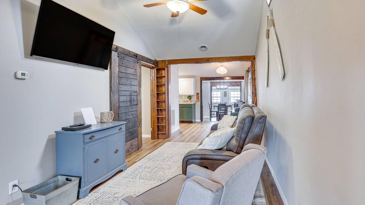 Craig Beach Cottage | Fully Remodeled Cottage: Walk to Lake Milton Beach