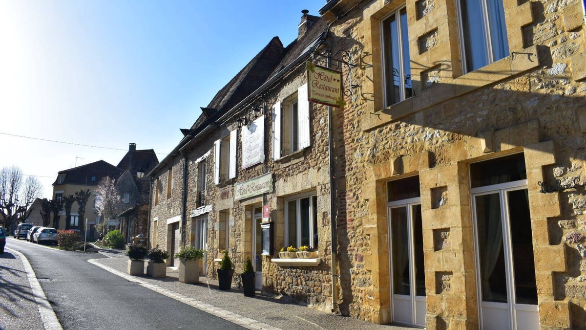 Siorac-en-Perigord Apartment | Fully renovated village apartment close to local sights