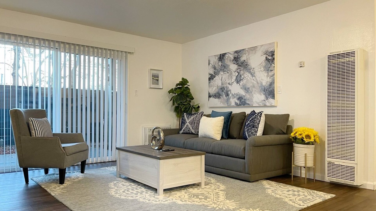Lafayette Apartment | Fully renovated 2B/1b in Downtown