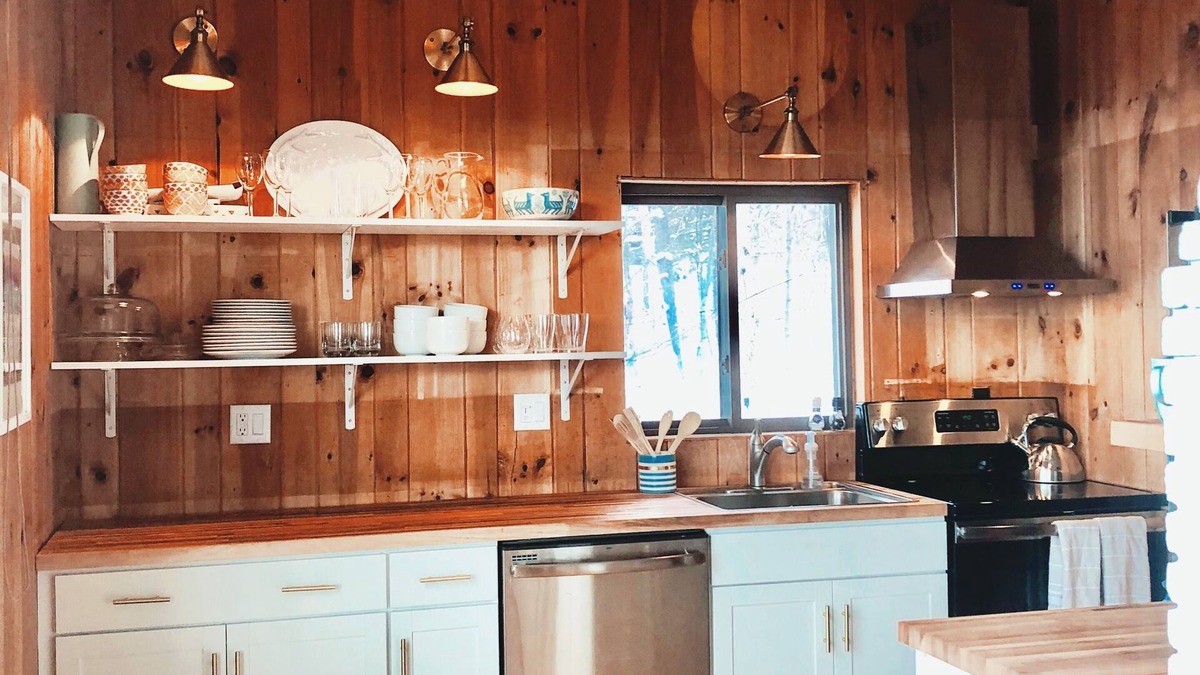 Franconia House | Fully renovated, 2Br, 1 bath, sleeps 4, Mittersill Chalet.
