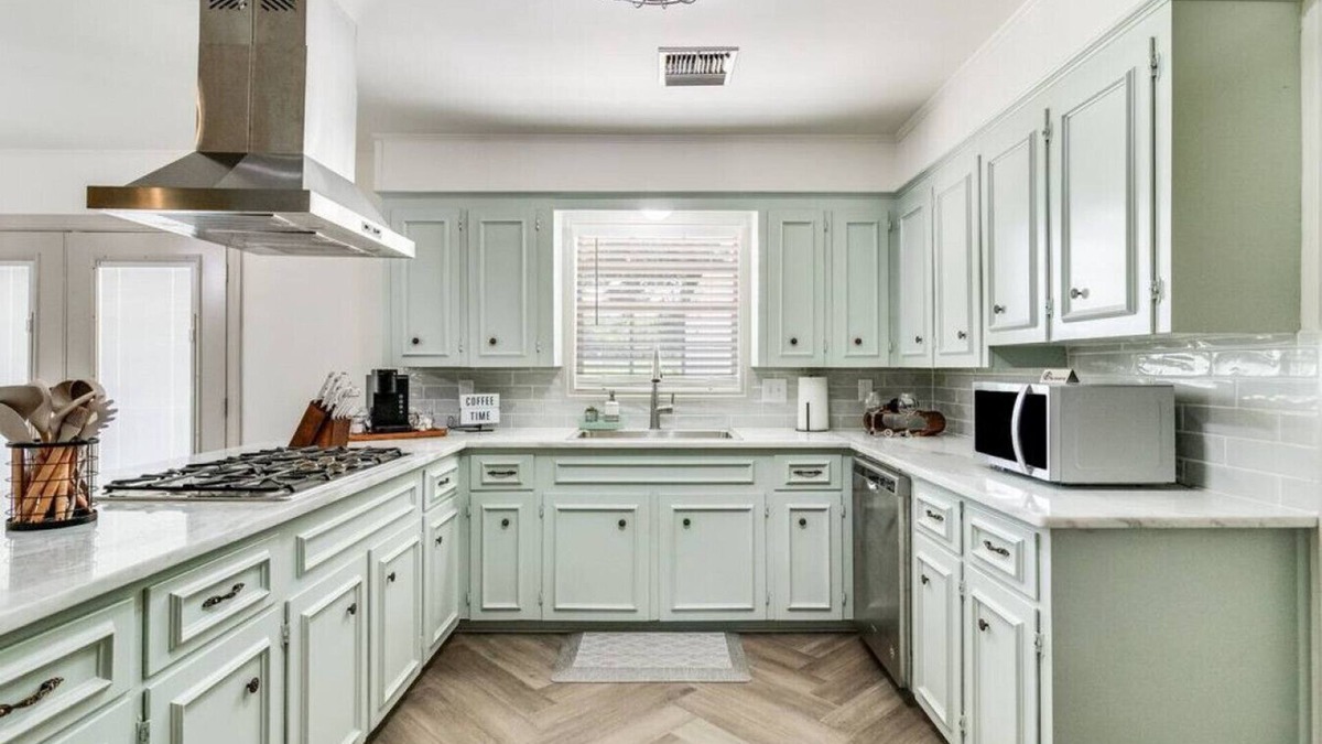 Crowley House | Fully renovated 3BR country escape in Crowley