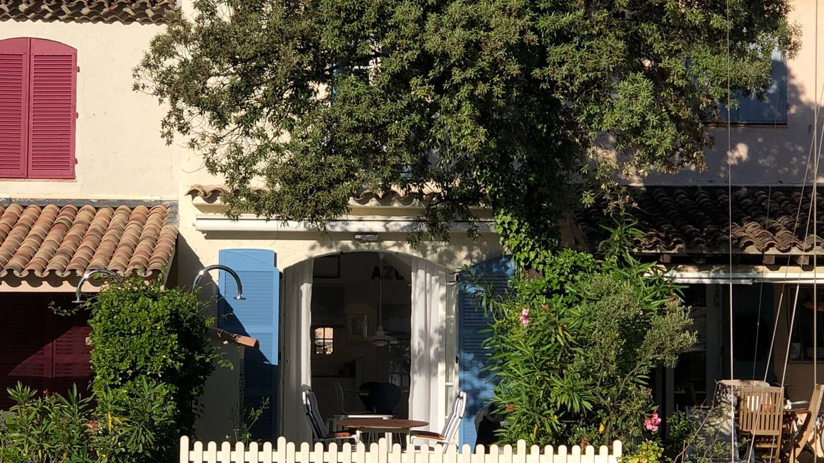 Port Grimaud House | Fully renovated air-conditioned cabin close to the beach