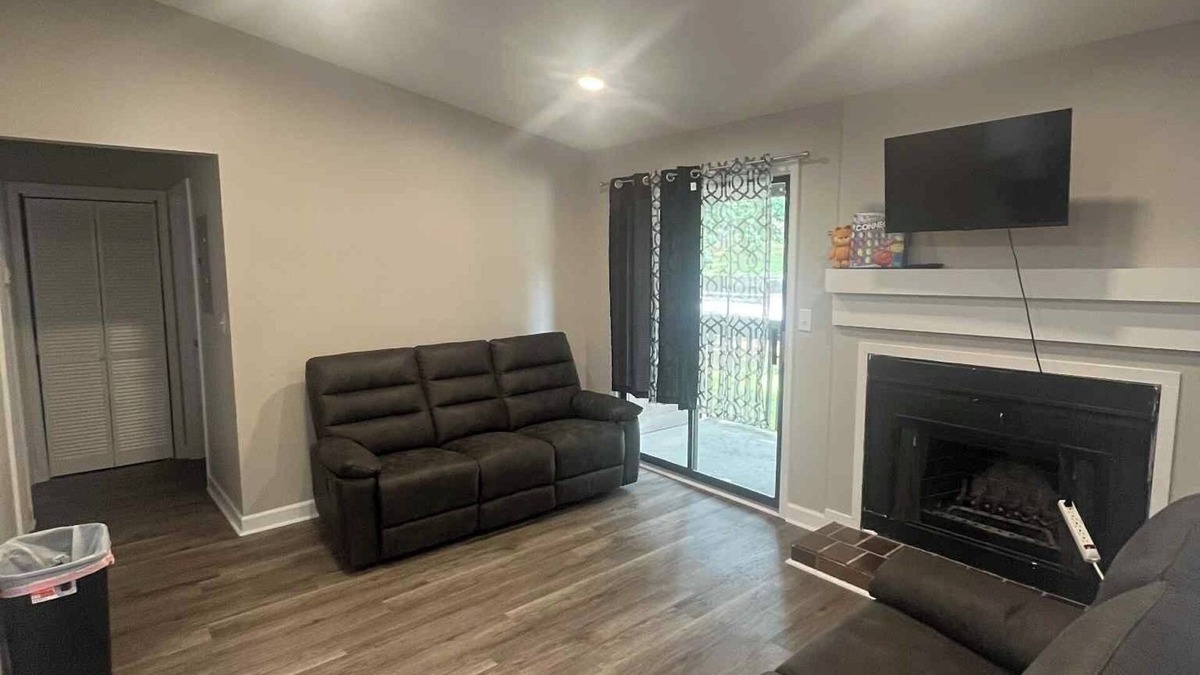 Huntsville Apartment | Fully renovated and Spacious 2-bedroom and 1 bathroom apartment.
