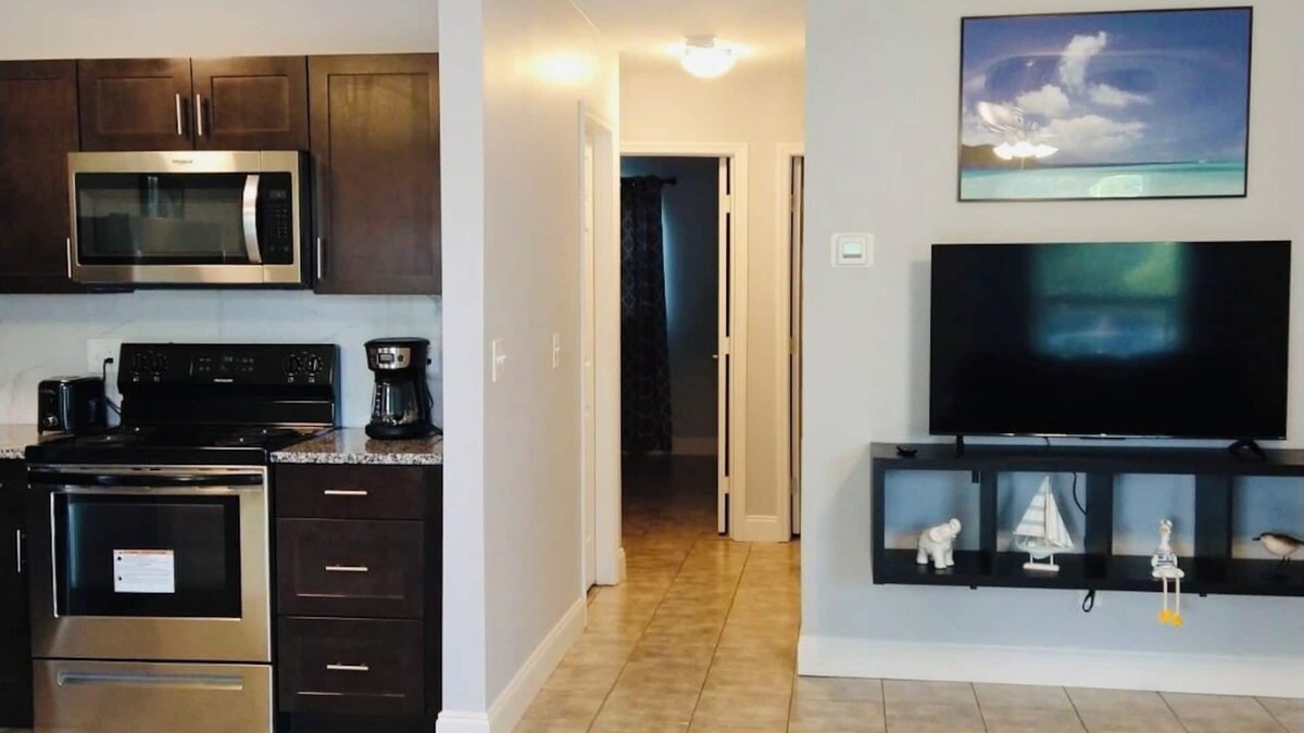 Highpoint Apartment | Fully Renovated Apt B in Clearwater