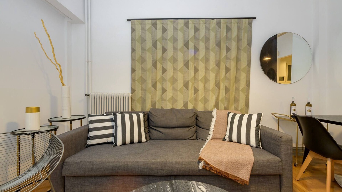 Kinosargous Apartment | Fully Renovated Flat in Prime Athens Location