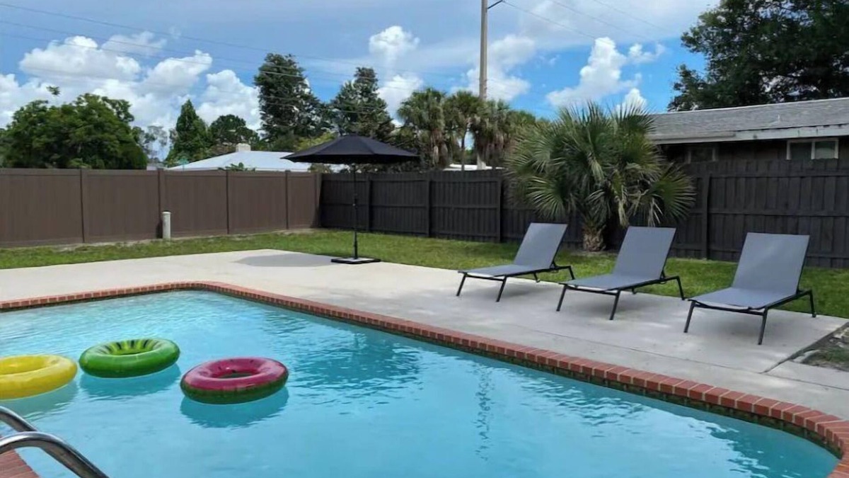 Alta Vista House | Fully Renovated Sarasota Home with Backyard Oasisn
