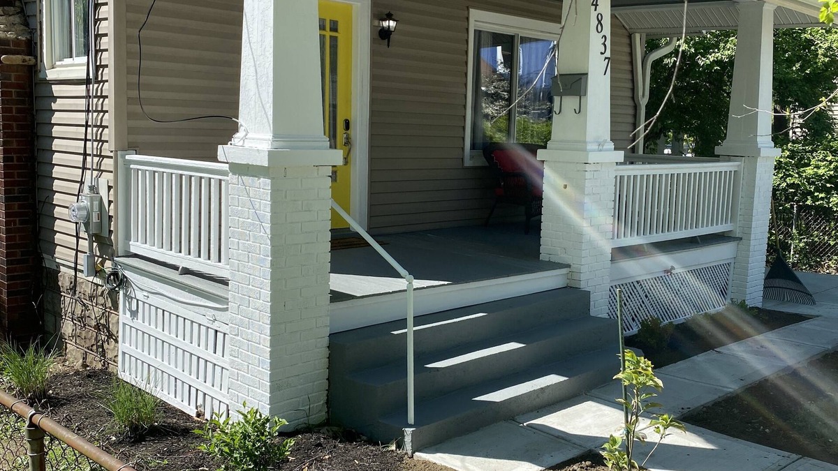 Cincinnati House | Fully restored, hardwood floors, Near Lunken airport and Downtown Cincinnati