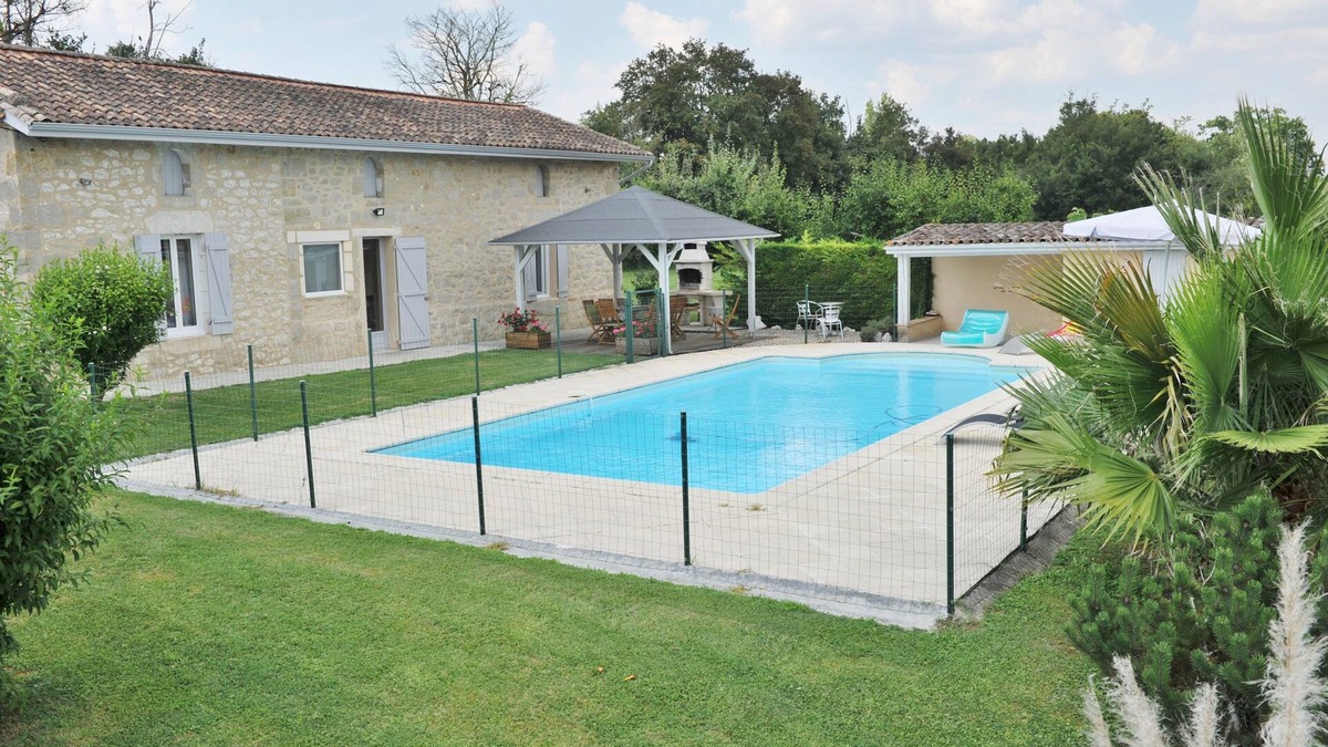 Lauzun House | Fully restored stone farmhouse with private pool