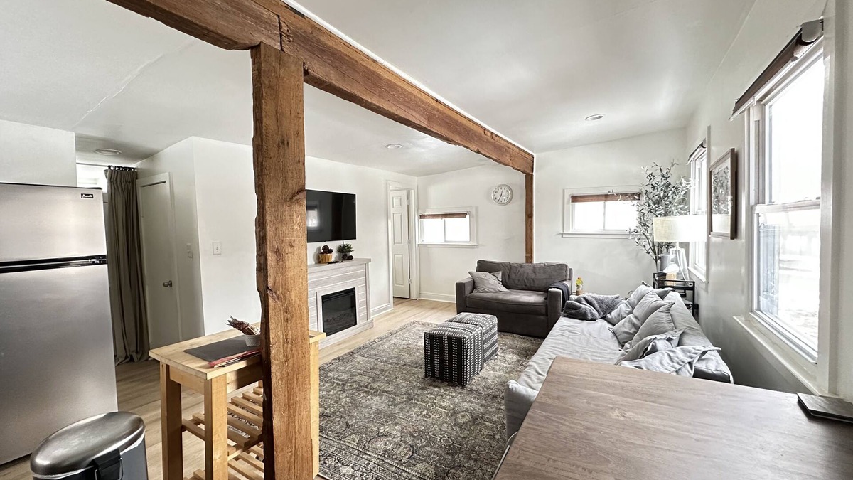 West Kill Cabin | Fully Stocked Ski Cabin: 15 MINS to Hunter/Windham!