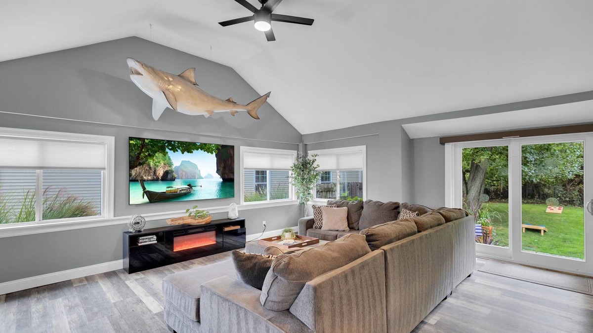 Devon House | Fully Updated Home near Wildemere Beach, Walk to Water, Pet Friendly