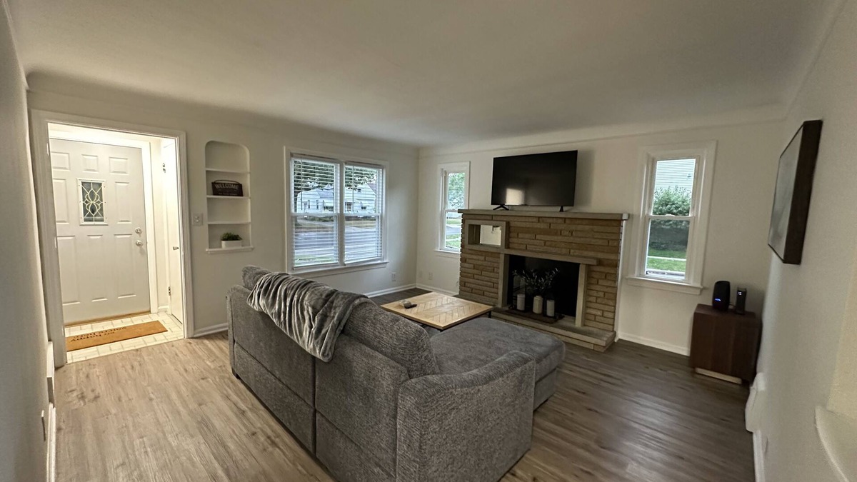 Mayfield Heights House | Fully updated house with a fenced in yard and close to highways and hospitals!