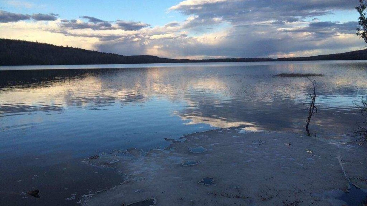 Iron Mountain House | Fumee Lake Place by Iron Mountain Michigan, Ski and play! 2 bedroom!