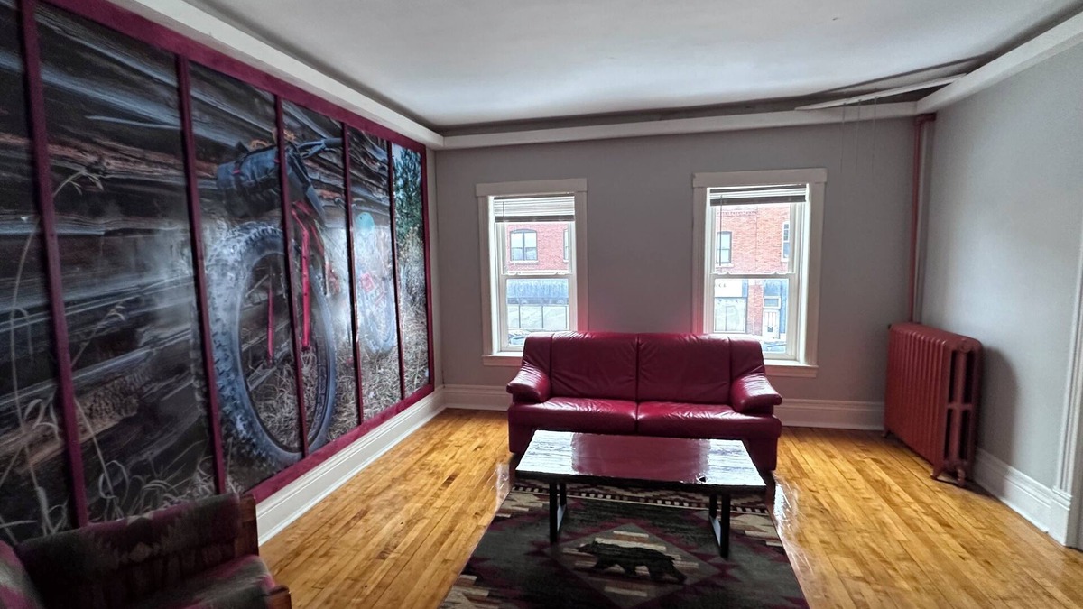 Virginia Apartment | Fun 2-bedroom downtown 2nd floor loft style apartment with WiFi and theater room