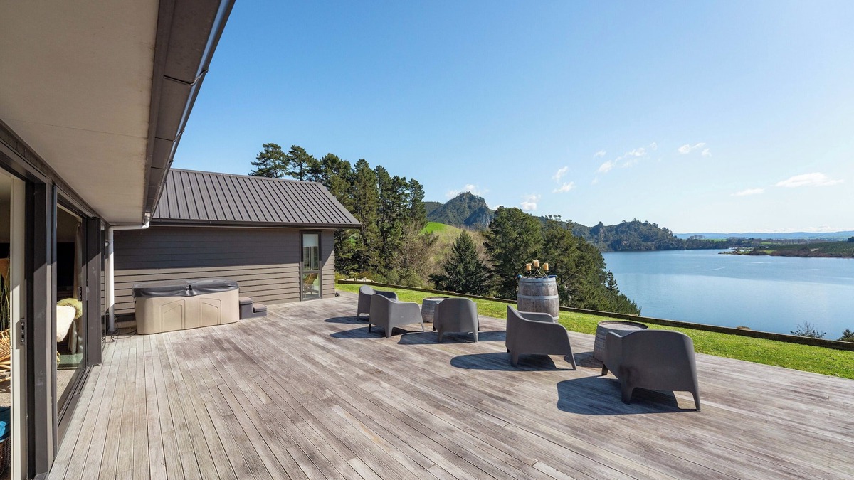 North Island House | Fun and Falls Haven - Mangakino Holiday Home