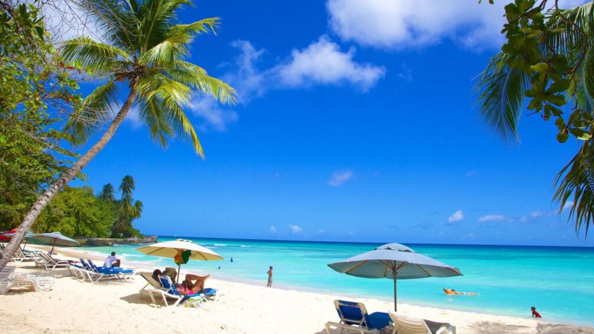 Worthing Hotel | Fun at Dover Beach! W/ Private Balcony & Kitchenette! FREE Parking, Pool