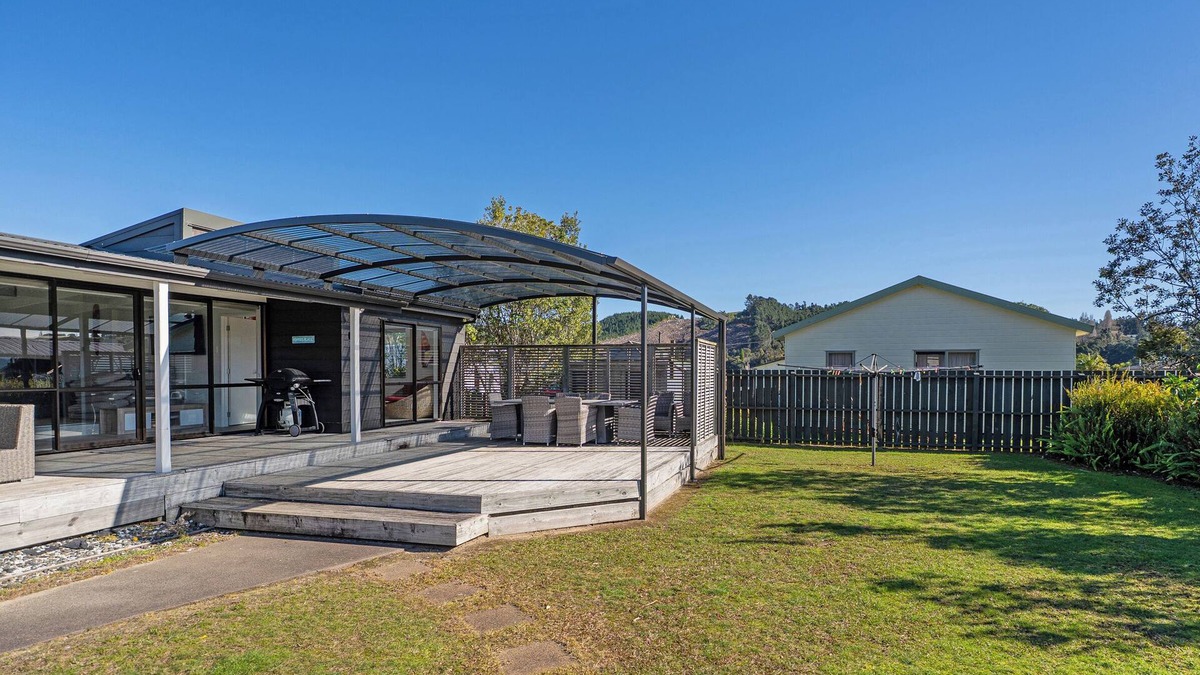 Whangamata Cottage | Fun at Whangamata - Whangamata Holiday Home