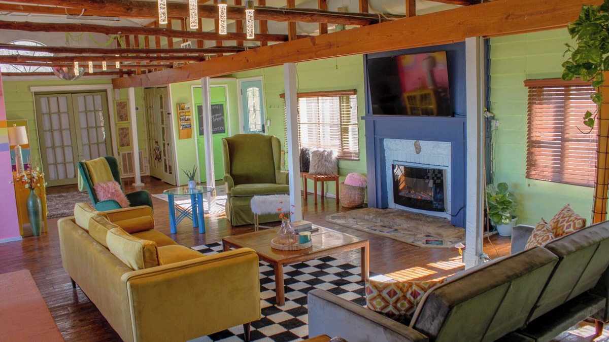 Eureka Springs Cottage | Fun cottage w/VIEW, minutes to downtown Eureka Springs, Beaver Lake, White River