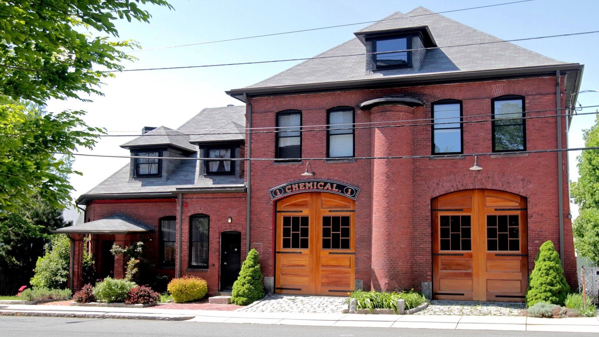 Malden Apartment | Fun, Family Friendly Restored Fire House 2 Bedroom Apt
